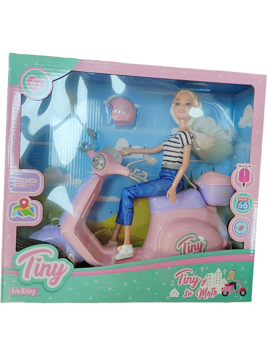 Tiny muñeca en moto